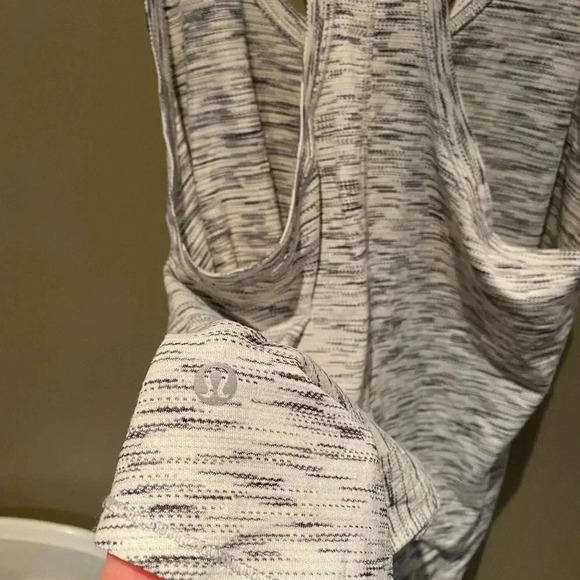 LULULEMON TIE IT UP SINGLET TIGER SPACE DYE BLACK WHITE SIZE 6 - Picture 7 of 11